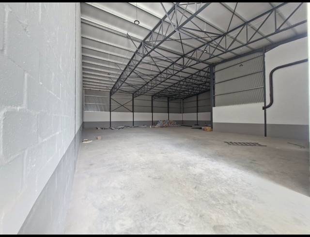 565M² WAREHOUSE TO LET IN STIKLAND INDUSTRIAL